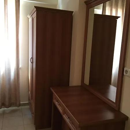 شقة فندقية Nur 2*