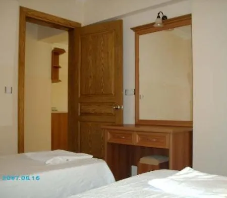 Nur מלון דירות 2*